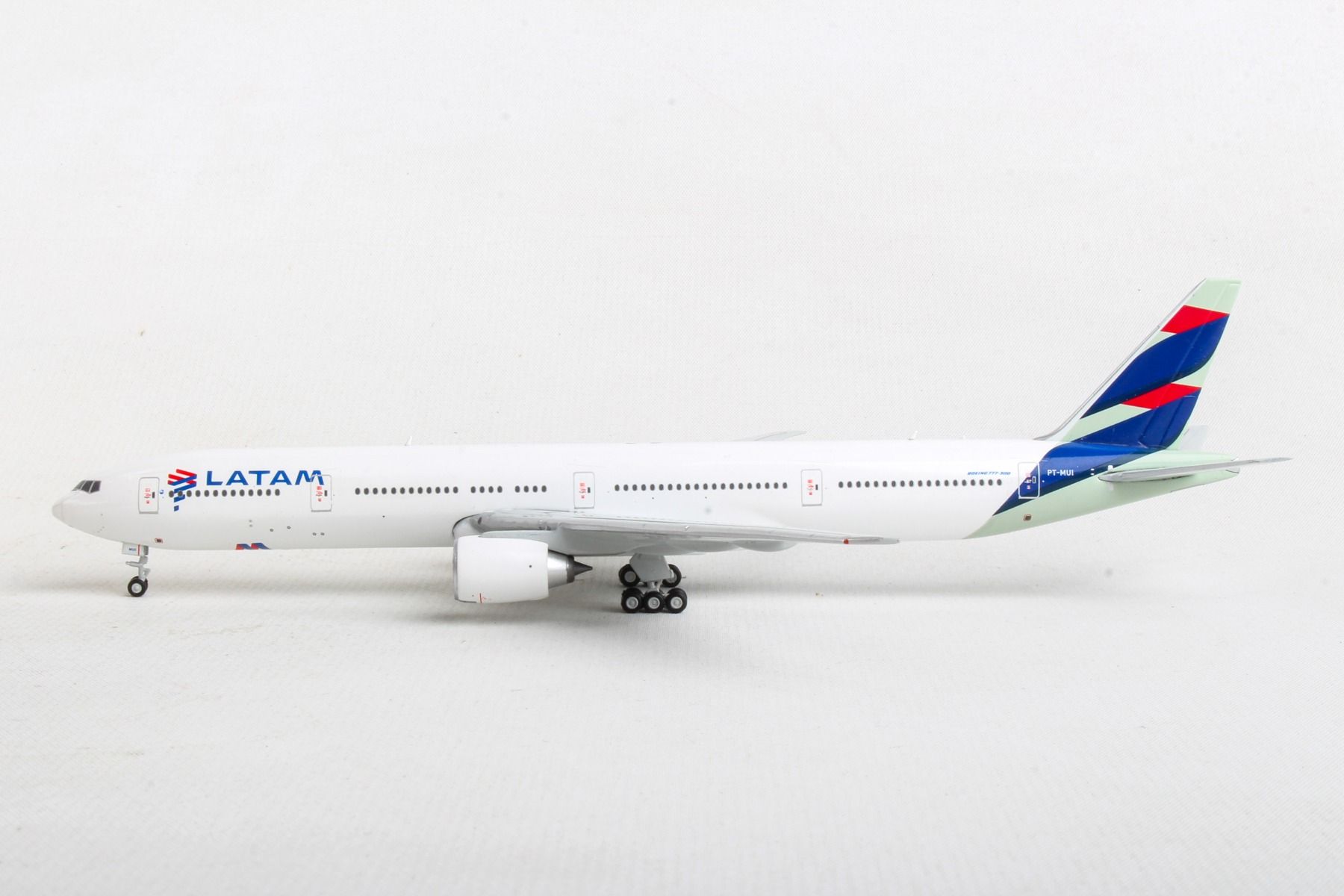 LATAM Airlines Boeing 777-300ER - Aviación Store